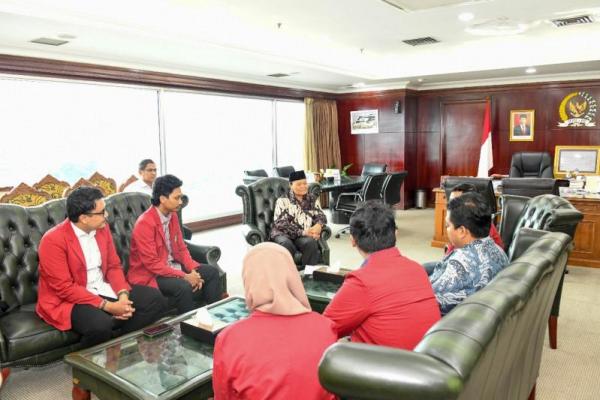 Menerima Kunjungan Pimpinan IMM JakSel, HNW : Penting Kolaborasi Partai dan Ormas Demi Kebaikan Bangsa dan Negara