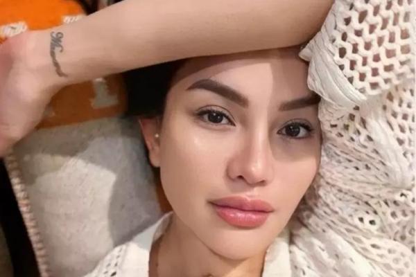 Nikita Mirzani laporkan mantan kekasih anaknya berinisial LM, yakni Vadel Badjideh ke Polres Metro Jakarta Selatan