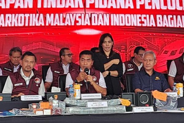 Dittipidnarkoba Bareskrim Polri mbongkar peredaran narkoba senilai miliaran rupiah.