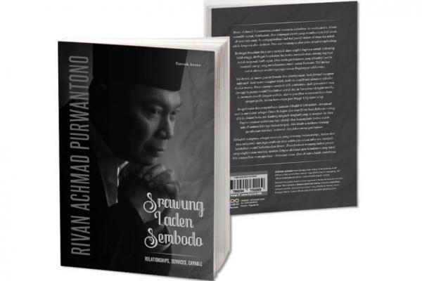 Beberapa yang menarik dari buku ini adalah cara Rivan mengombinasikan berbagai bakat dan minatnya.