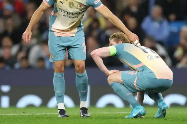 Kevin De Bruyne terpaksa ditarik keluar pada babak kedua, ketika Manchester City menjamu Inter Milan di Etihad Stadium pada Kamis (19/9) dini hari