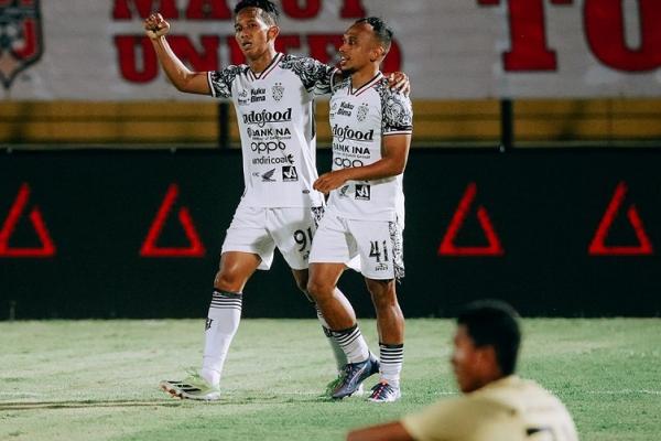 Malut United unggul lebih dulu di menit ke-41 lewat Yance Sayuri