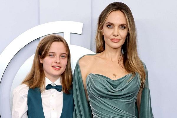 Kerja Bareng di The Outsiders, Angelina Jolie dan Vivienne Bikin Tato Sama