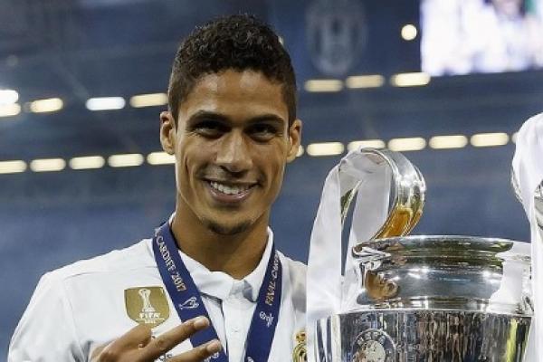 Mantan bek Real Madrid, Raphael Varane, mengumumkan keputusannya pensiun dini dari sepak pada Rabu (25/9).