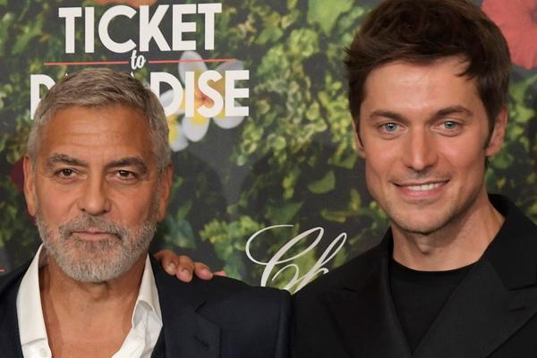 Diundang ke Rumah Musim Panas, Lucas Bravo Puji George Clooney Manusia Super