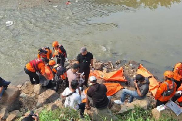 Divpropam Polri akan tindak tegas anggota Polri yang terbukti bersalah di kasus tujuh remaja tewas mengambang di Kali Bekasi.