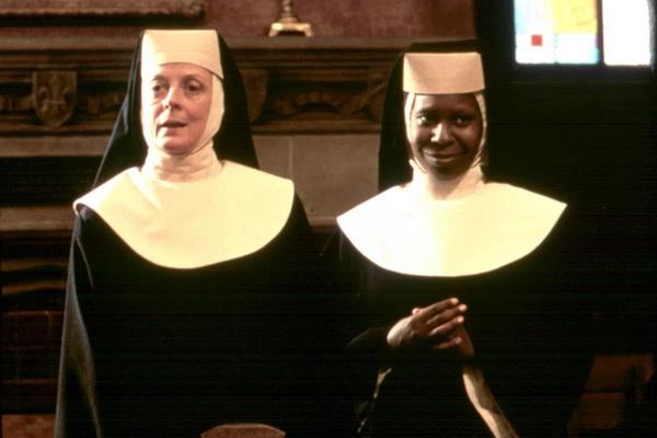 Main Bareng di Sister Act, Whoopi Goldberg Kenang Persahabatannya dengan Maggie Smith