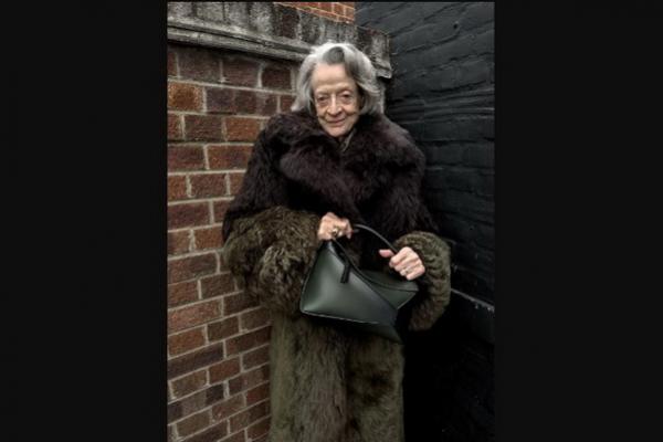 Kampanye Tas Loewe Jadi Foto Terakhir Dame Maggie Smith sebelum Meninggal Dunia