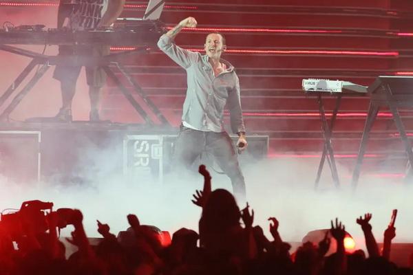 Vokalis Linkin Park Chester Bennington Berjuang Lawan Kecanduan Alkohol Sebelum Kematiannya