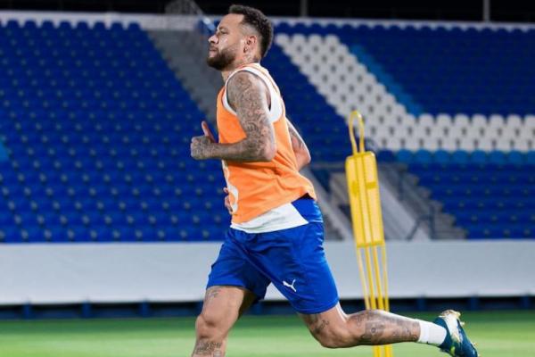 Neymar mencurahkan perasaannya selama rehat sementara dari sepak bola. Bintang Brasil itu terpaksa menepi akibat cedera.