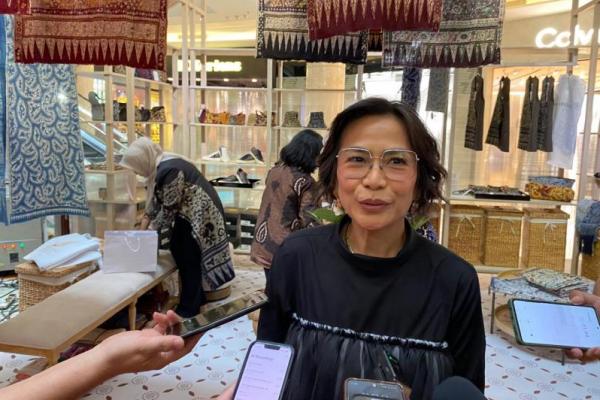 Ketua Yayasan Batik Indonesia (YBI), Gita Pratama Kartasasmita, menekankan pentingnya peran generasi muda dalam melestarikan warisan budaya batik Indonesia.