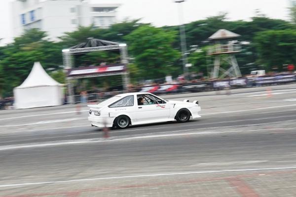 Keiichi Tsuchiya Pukau Pengunjungan IMX 2024 dengan Aksi Drifting Spektakuler