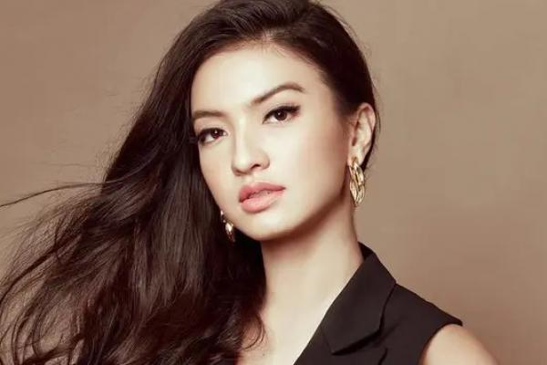 Si Cantik Raline Shah Dikaitkan dengan Pernikahan Brian Amstrong dan Angela Meng