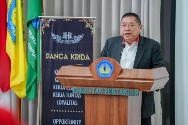 Beri Beasiswa, Pendiri Yayasan JHL Foundation Siap Cetak 1000 Sarjana Pertanian