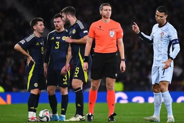 Bintang Portugal, Cristiano Ronaldo, menjadi bahan olokan warganet usai timnya ditahan imbang 0-0 oleh Skotlandia dalam laga Nations League