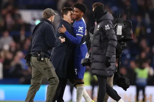 Pelatih kepala Chelsea, Enzo Maresca, mengaku frustasi dengan situasi kontrak Josh Acheampong yang masih berbelit-belit.