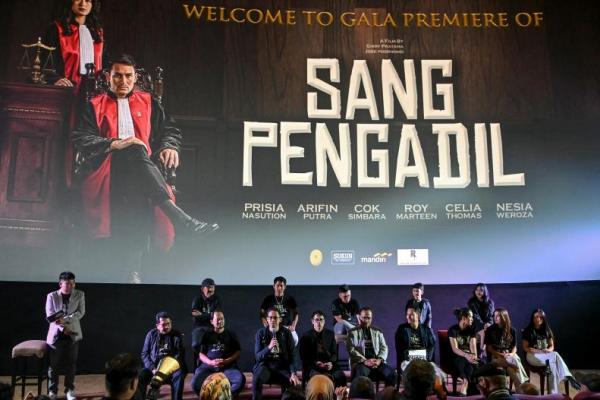 Film yang bercerita tentang hakim hadir di bioskop tanah air dengan judul Sang Pengadil.