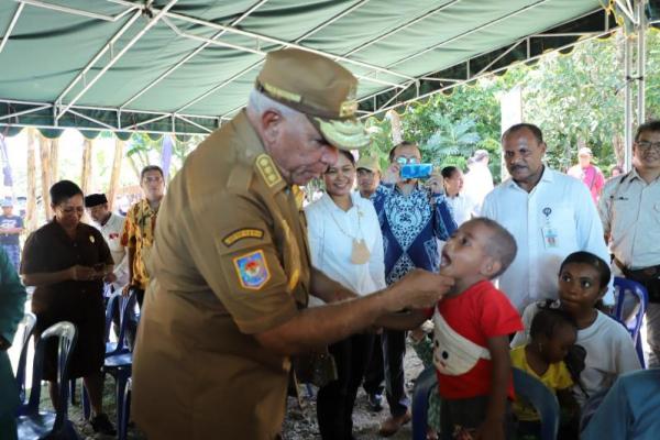 Seharusnya nama Paulus Waterpauw ada dalam salah satu calon Gubernur Papua tahun ini. Sayangnya, Waterpauw harus mengalah setelah rekomendasi partai yang sesungguhnya sudah berada digenggamannya berpindah tangan.