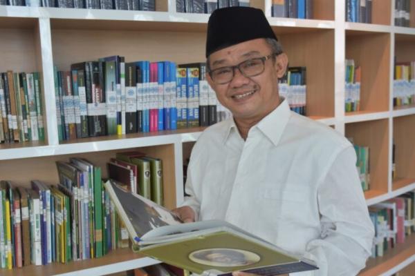 Presiden RI Prabowo Subianto resmi menunjuk Prof. Dr. Abdul Mu`ti sebagai Menteri Pendidikan Dasar dan Menengah dalam kabinetnya pada Minggu (20/10) malam.