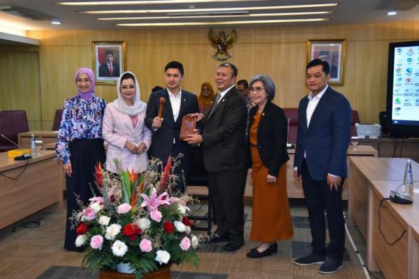 Rizki Aulia Rahman Natakusumah resmi ditetapkan menjadi Ketua Badan Urusan Rumah Tangga (BURT) DPR RI periode 2024-2029.