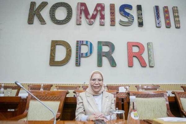 Jadi Anggota Komisi III DPR, Lola Siap Kawal Penegakan Hukum di Indonesia