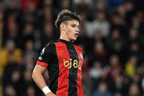 Liverpool dan Chelsea Berebut Bintang Bournemouth Milos Kerkez