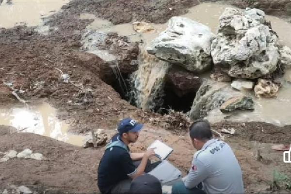 12 Fakta Menarik Fenomena Sinkhole di Sungai Kaliasat Blitar