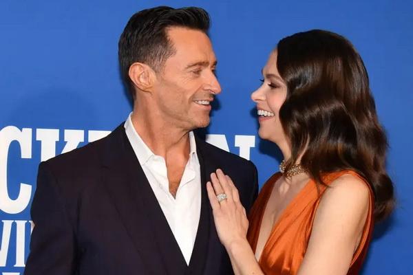 Tak Peduli Disebut Selingkuh, Hugh Jackman dan Sutton Foster Saling Mengagumi