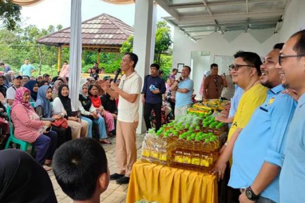 Usai Kampanye Akbar, Cawabup Bogor Jaro Ade Gelar Bazar Sembako Murah