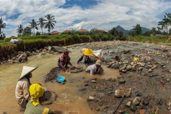 Sejarah Tambang Emas di Indonesia, Tanah Papua Bukan yang Pertama