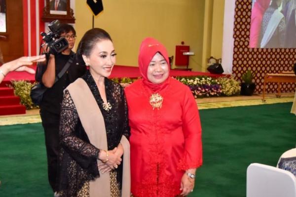 Siti Fauziah Sambut Baik Wacana Penggunaan Kebaya di Lingkungan Pemerintahan