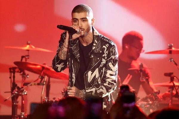 Zayn Malik Persembahkan Lagu It`s You untuk Mendiang Sahabatnya Liam Payne