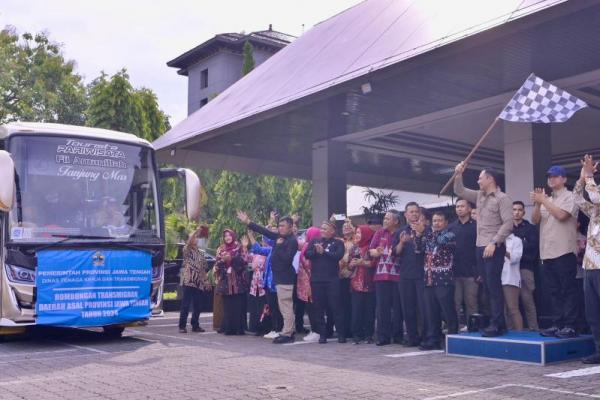 Lepas Puluhan Transmigran, Menko AHY Harap Lahir Pusat Ekonomi Baru