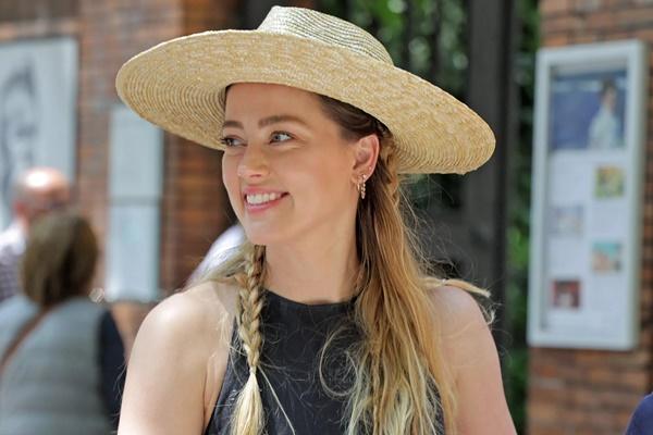 Bahagia Jadi Ibu, Amber Heard Tengah Menantikan Bayi Kedua