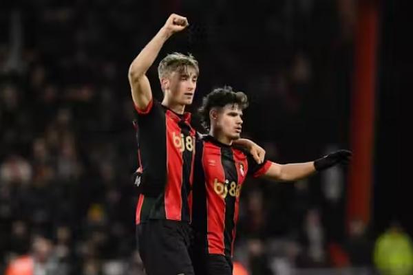 Pelatih Yakin Bek Muda Bournemouth Ini Bisa Rutin Cetak Gol