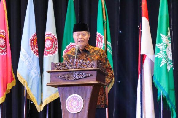 Wisuda XI UMBARA, HNW: Melanjutkan Tradisi Kontribusi Muhammadiyah Untuk Indonesia