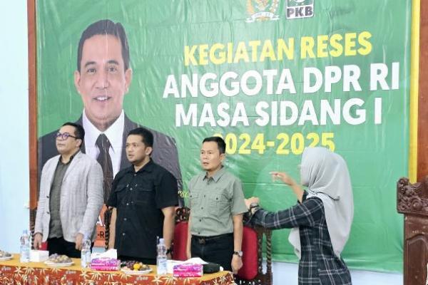 Anggota DPR RI Komisi XIII Ahmad Iman Sukri menegaskan komitmenya untuk membawa aspirasi masyarakat pacitan ke tingkat nasional