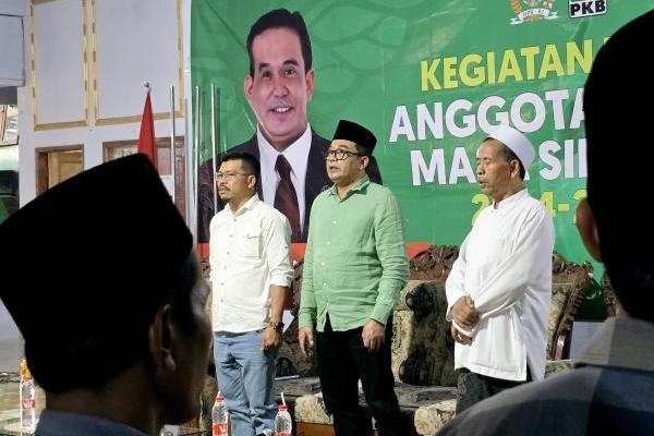 Anggota DPR RI Komisi XIII, Ahmad Iman Sukri menyoroti posisi pesantren sebagai salah satu pilar pendidikan bangsa