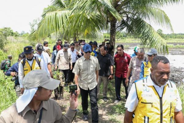 Kunjungi  Merauke, Menteri Transmigrasi Sampaikan Pesan Presiden untuk Bangun Papua