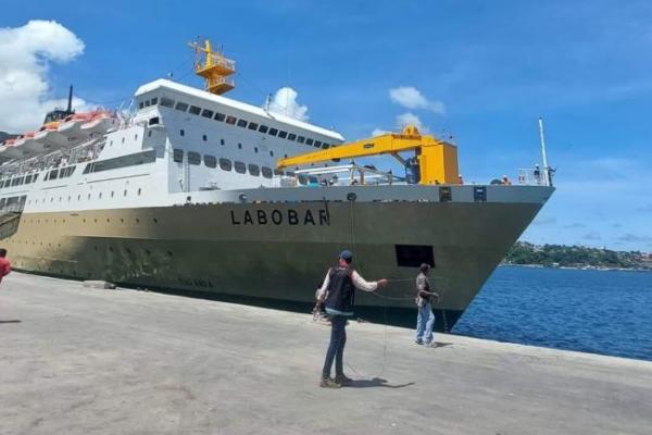 Pergerakan penumpang kapal PELNI tertinggi berada di wilayah tengah Indonesia sebesar 40,3 persen