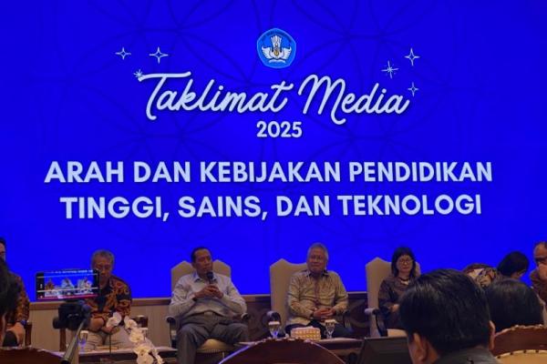 Pembenahan Regulasi Jadi Prioritas Mendiktisaintek