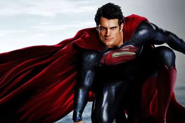 Henry Cavill Merasa Mirip dengan Sosok Clark Kent di Film Superman `Man of Steel`