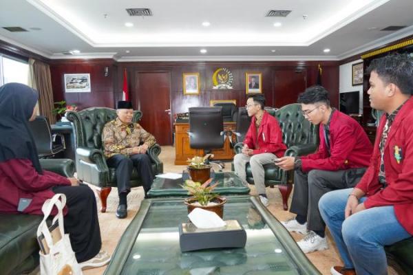 Menerima PC IMM Jakarta Pusat, HNW : Generasi Muda Harus Membekali Diri dengan Akhlak dan Agama