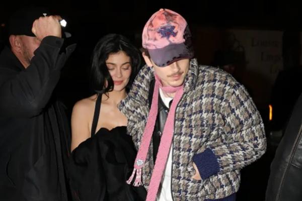 Kemesraan Kylie Jenner dan Timothee Chalamet Berlanjut di Paris Usai Golden Globes 2025