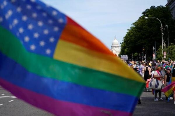 Trump Perintahkan Penghentian Dukungan Dana Layanan Kesehatan Transgender