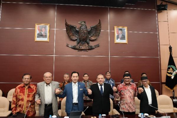 Ibas: Perlukah Amandemen UUD 45 untuk Perkuat Sistem Konstitusional?