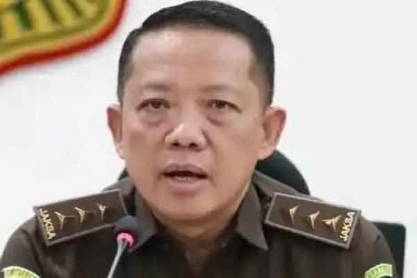 Tak Transparan Soal Asal Suap Zarof, Presiden Diminta Segera Copot Jampidsus