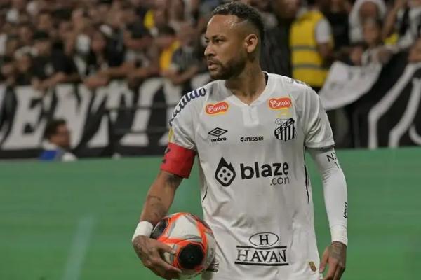 Kalah di Derbi Perdana, Neymar Salahkan Bola