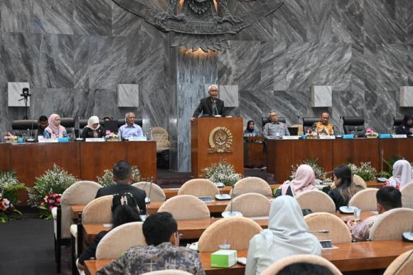 Sekretariat Jenderal DPR RI menggelar kegiatan orientasi bagi TA dan Tenaga Ahli Fraksi (SAA) untuk periode 2024-2029 di Ruang Rapat KK II, Gedung Nusantara, Jakarta, Selasa (18/2).