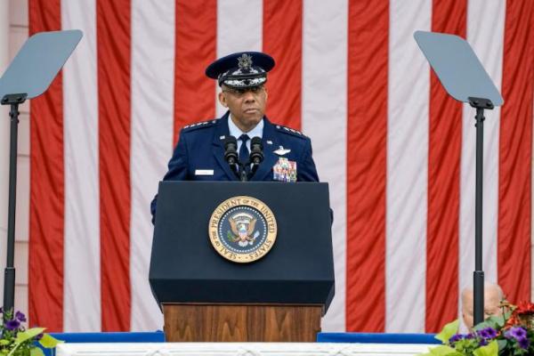 Pertama Kali Terjadi, Trump Pecat Jenderal Tertinggi dan Lima Laksamana